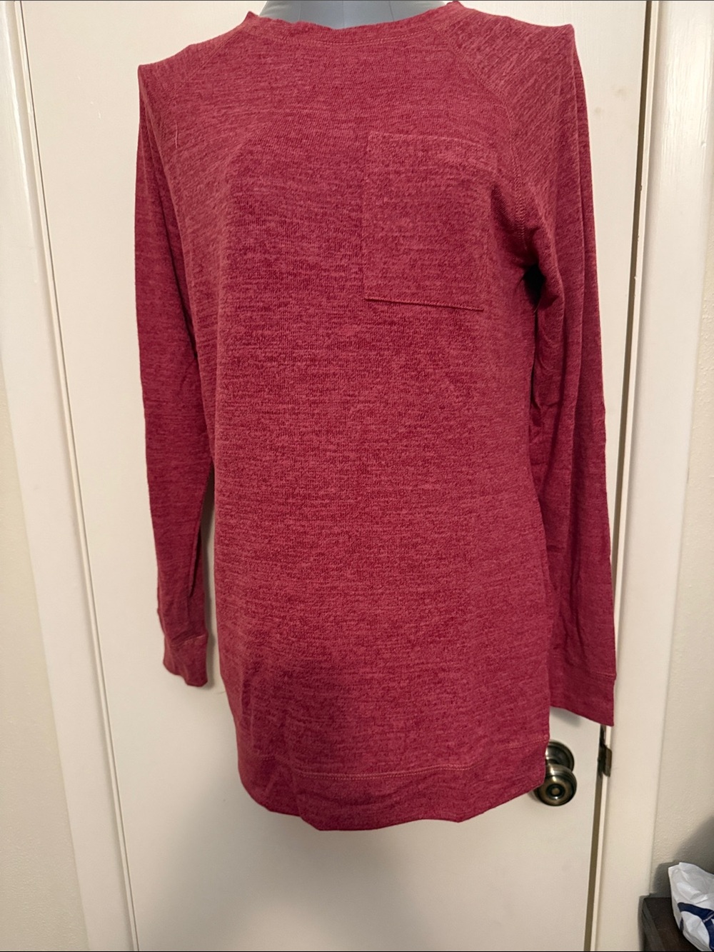 Zowodo Red Side Slit Pocket Long Sleeve Pullover Top Size Medium NIP